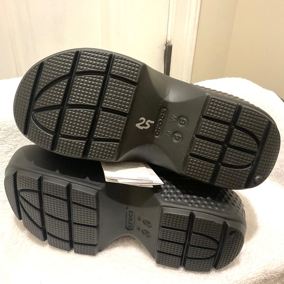 Black Red Rosette Maryjane Crocs Stomp Clog Rubber Slip On Casual Comfort size 8 - Picture 9 of 13